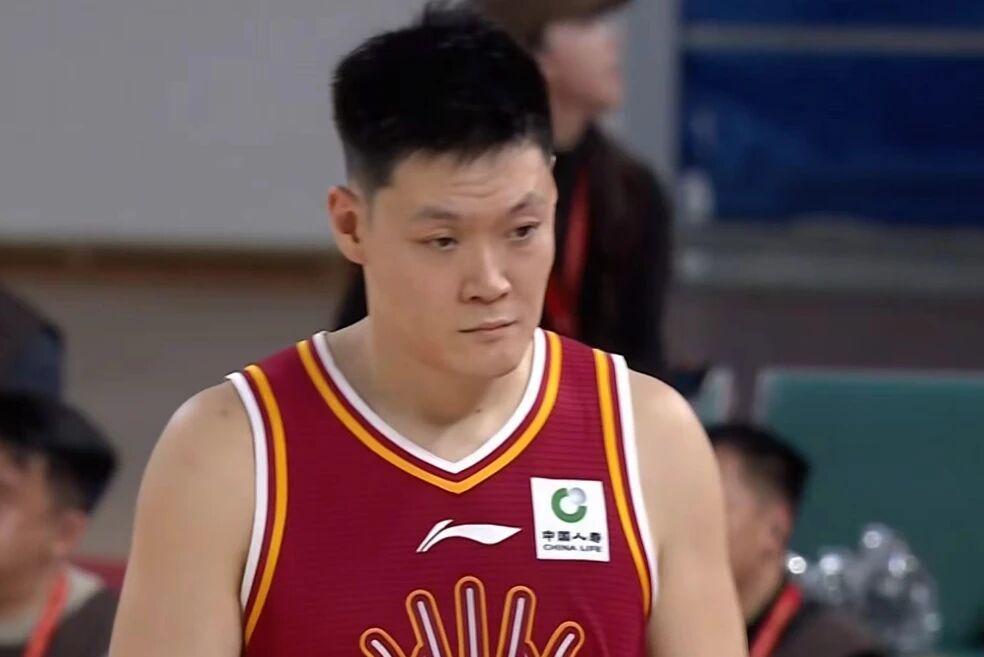 杏彩体育官方网站-上海男篮4分险胜山西，古德温31+7张镇麟15+5，张宁正负值-14